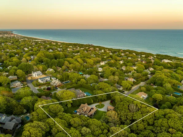 17 Hoover Ct, Montauk, NY 11954