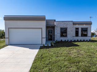 3010 NE 1st Pl, Cape Coral, FL 33909