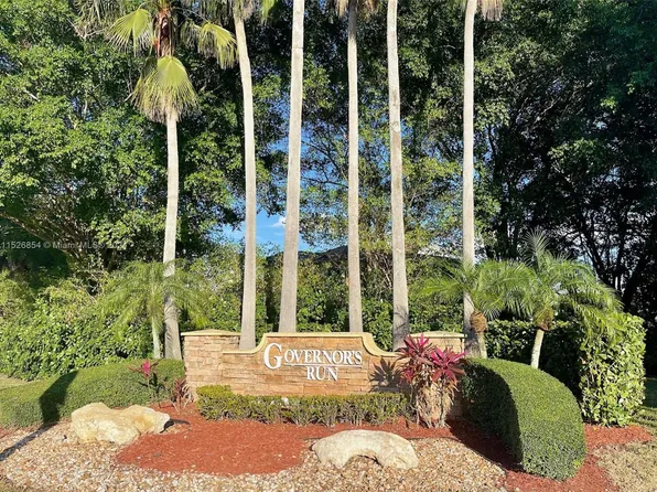 15733 NW 3rd St, Pembroke Pines, FL 33028