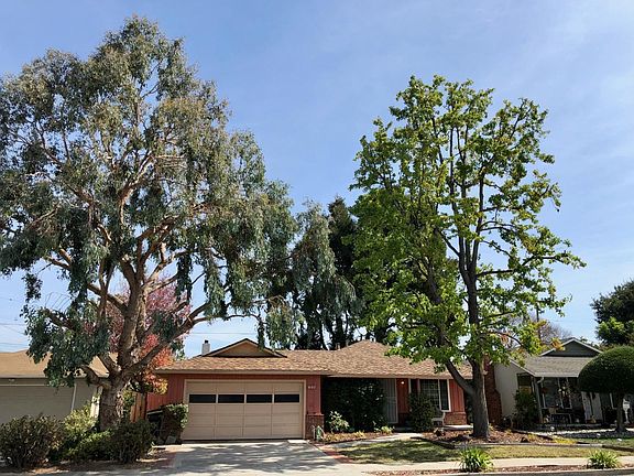 2nd image of 440 Molino Ave