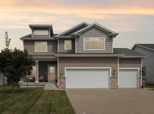 212 Aaron Ave NW, Bondurant, IA 50035
