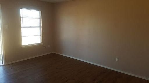 5th image of 1051 Presidio Dr