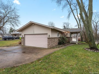 3585 Lakeview Dr, Highland, MI, 48356