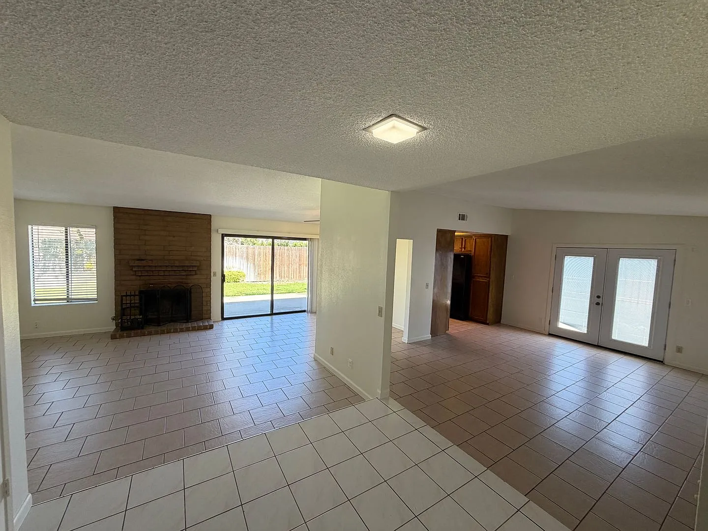 955 Terrace Avenue -- 3 bedroom, 2 bathroom Orcutt home with bar on site! — Photo 3