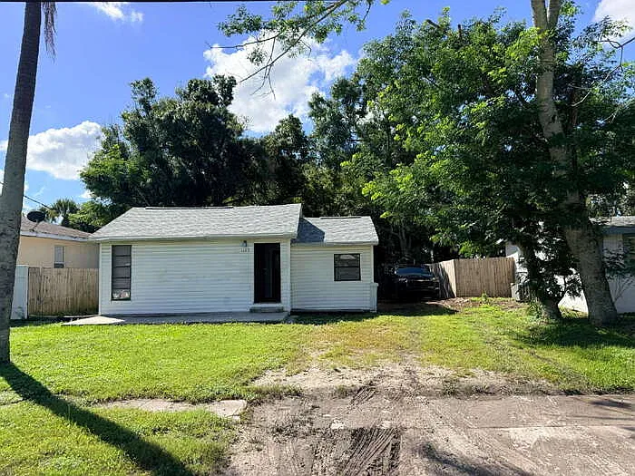 1103 36th Ave W