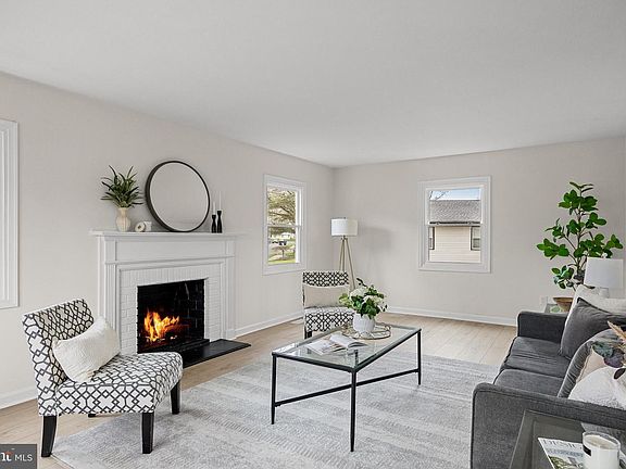 2nd image of 59 Emerald Ln