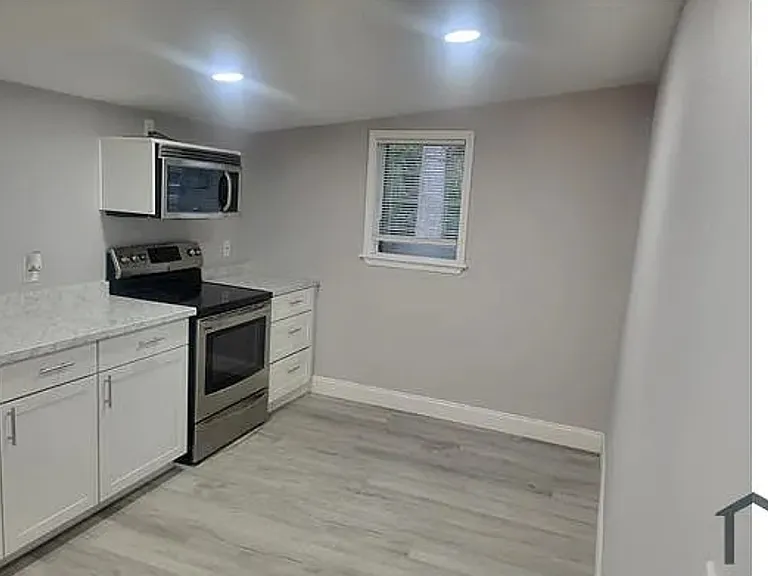 1632 Granada Ave — Photo 10