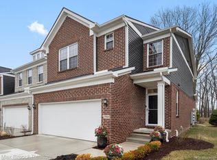 764 Hummingbird Dr, Rochester Hills, MI 48307