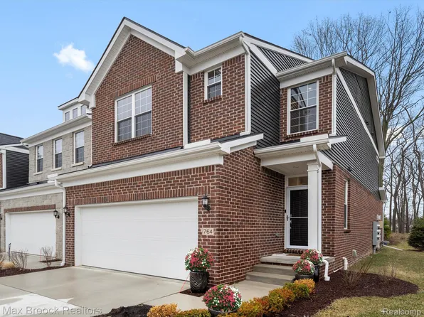 764 Hummingbird Dr, Rochester Hills, MI 48307
