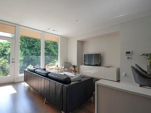 516 Person St — Photo 12