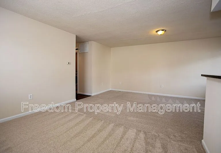 9327 Woodlea Ct — Photo 3