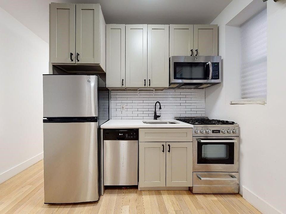 2nd image of 556 W 184th St APT 1W2