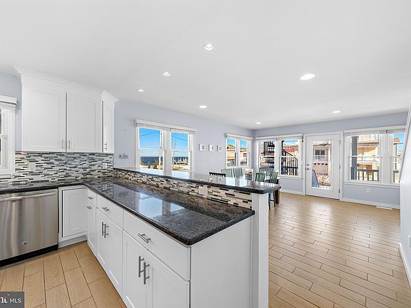 4th image of 304 14th St