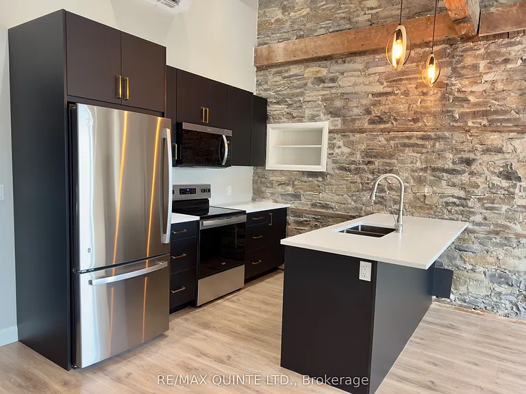 330 Victoria St N #7 — Photo 6