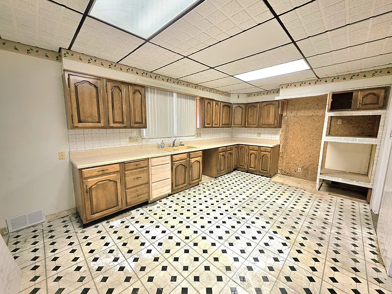 1428 Euclid Ave — Photo 4