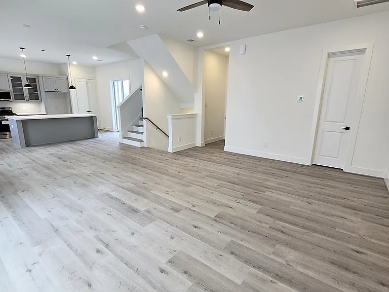 2706 Nagle St — Photo 25