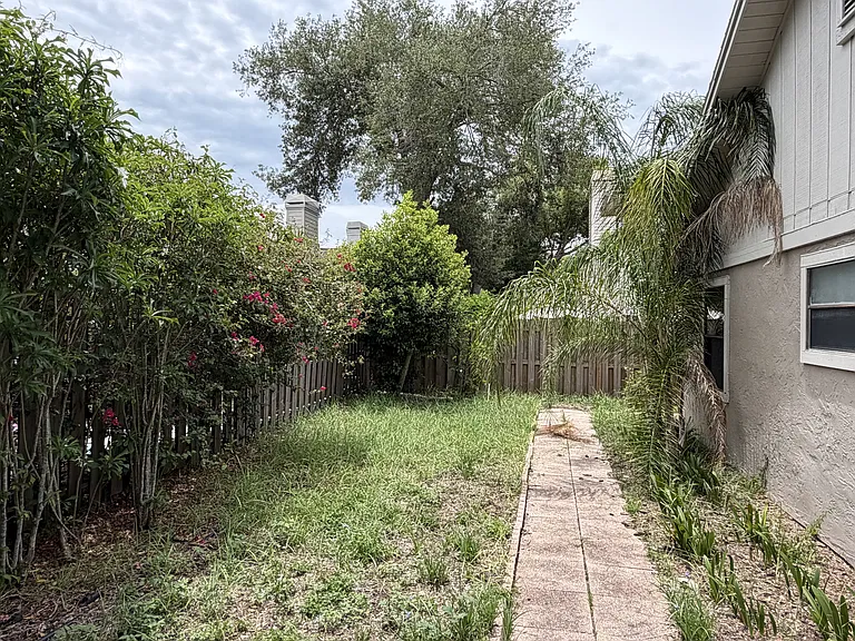 2251 Springwood Cir W — Photo 16
