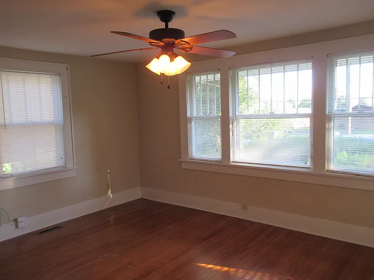 2336 E Cherry St — Photo 5