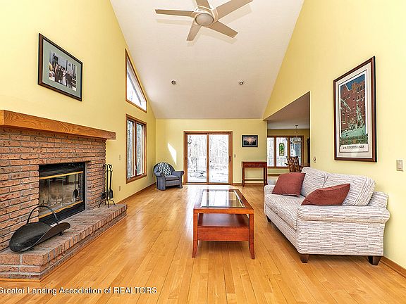 5th image of 1144 Bonanza Dr