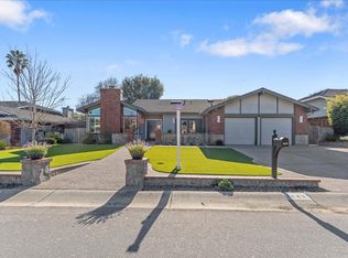 1242 Green Oak Ln, Los Altos, CA 94024