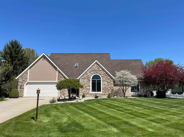 3052 E Liverpool Rd, Winona Lake, IN 46590