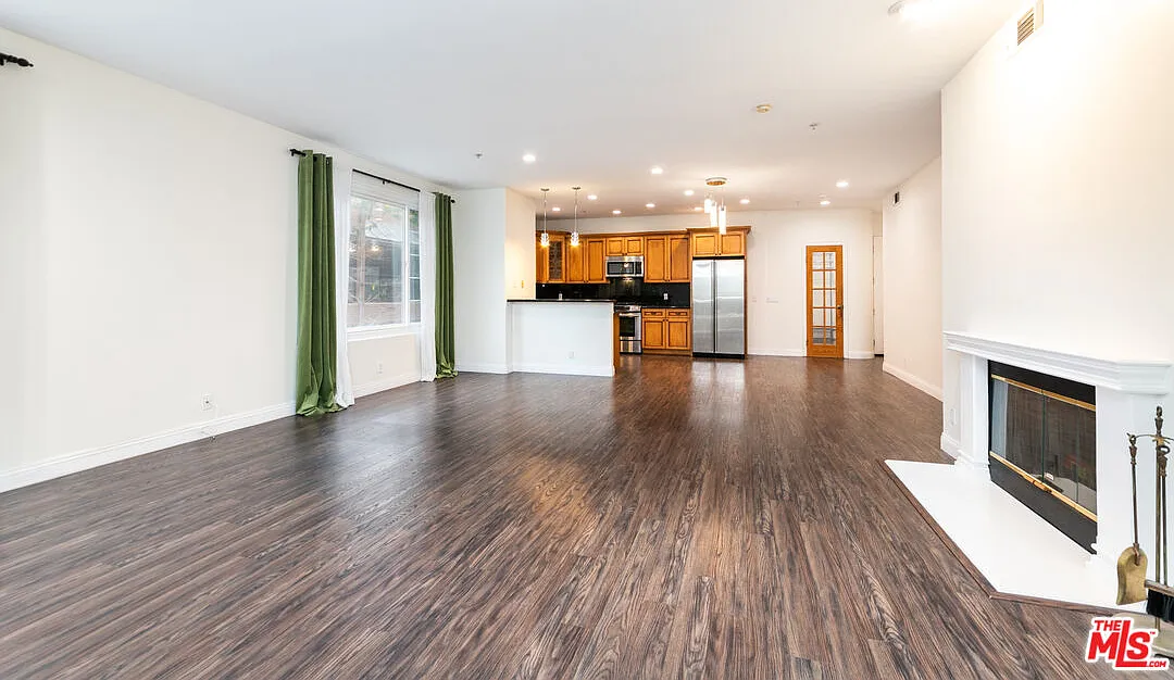 2 bed, 3.0 bath, 1751 sqft, $5,500 — Photo 4