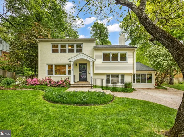 6202 Beachway Dr, Falls Church, VA 22041