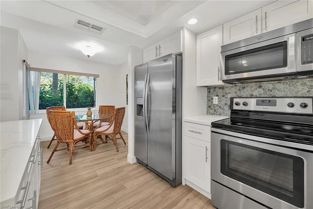 2 bed, 2.0 bath, 1267 sqft, $6,000 — Photo 3