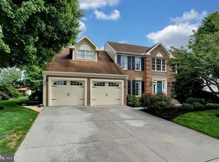 403 Redcoat Ct, Hanover, PA 17331