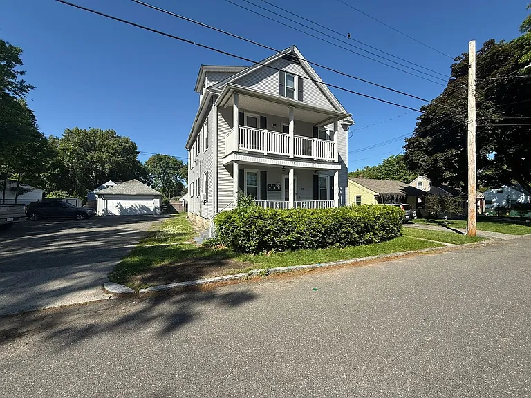 24 Davis Street — Photo 1
