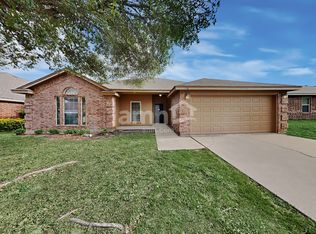932 Joshua Dr, Burleson, TX 76028