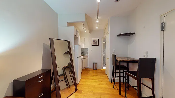 Rented by Bond New York | media 4