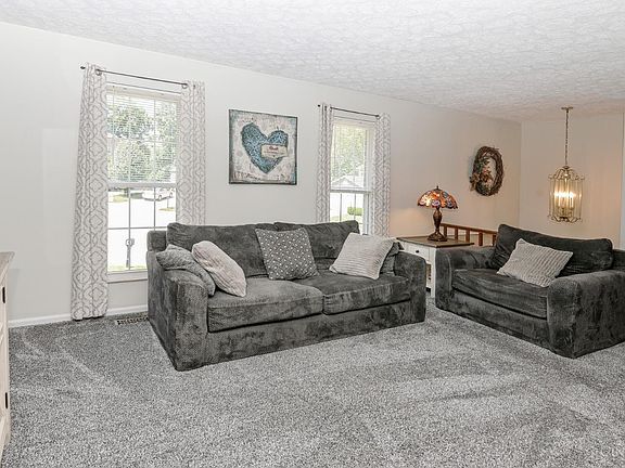 4th image of 332 Clareknoll Ct