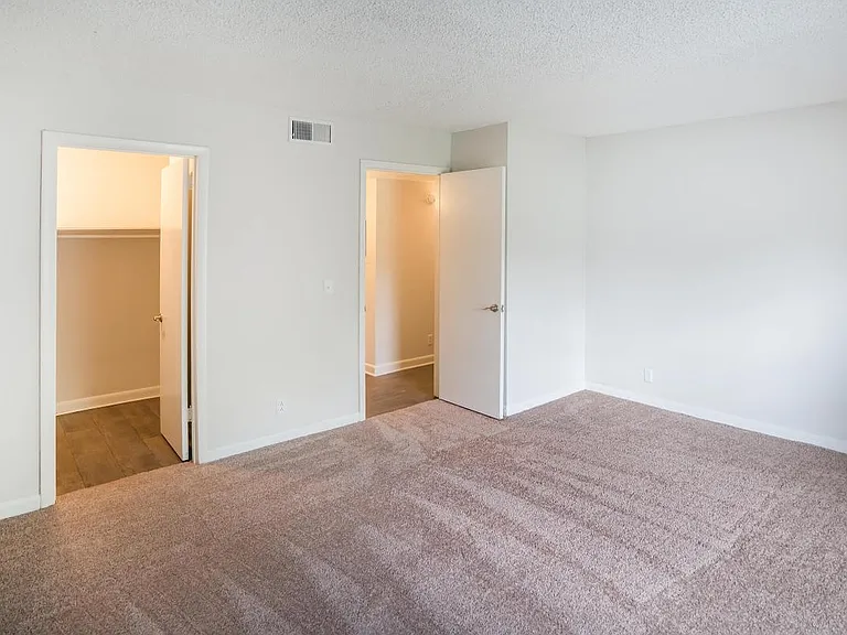 Chase Cove Apartments — Photo 139