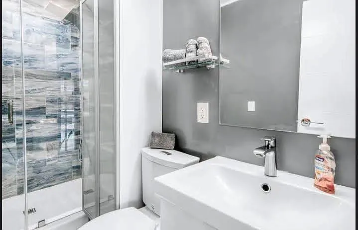 1905 N 45th Ave — Photo 12