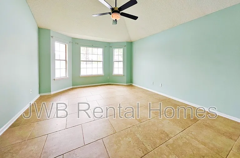 1346 Haden Ln — Photo 10