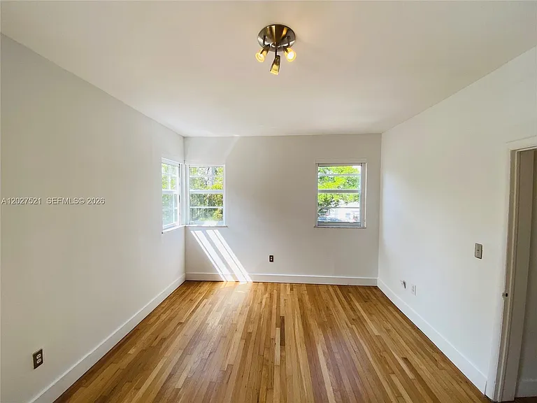6881 Bay Dr #11 — Photo 11
