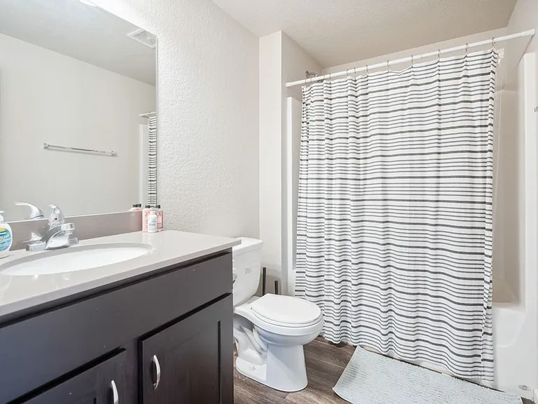 Willow Falls Apartments — Photo 24