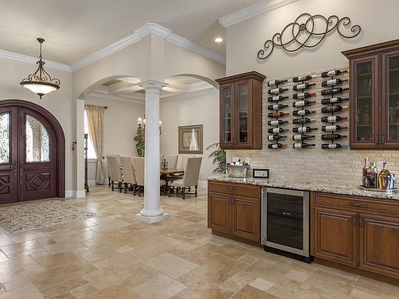 5th image of 1041 Italia Ct
