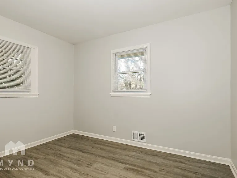 4769 Ridgewood Dr — Photo 11