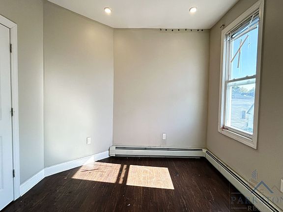 4th image of 146 Clendenny Ave #39F