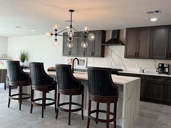 2nd image of 4301 Charleston St