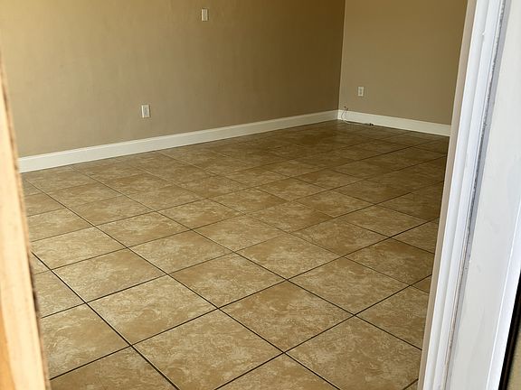 2nd image of 1345 NE 105th St APT 3