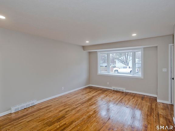 3rd image of 2 Pearl St Extension