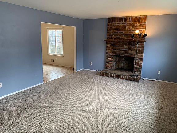 4th image of 1756 Fairfield St
