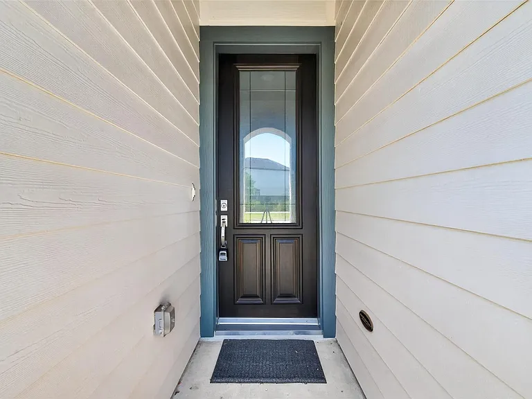 211 Amaranth Way — Photo 3