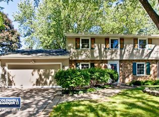 40 Margaret Ter, Cary, IL 60013