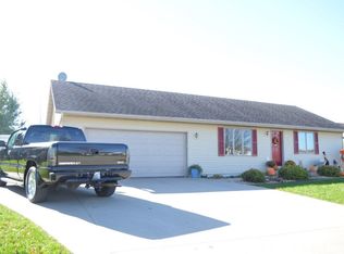 410 4th Way SE, Dover, MN 55929