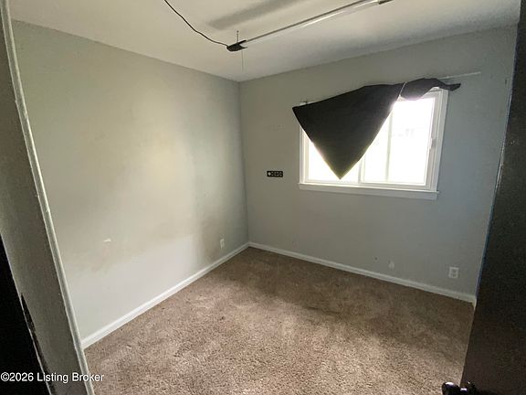 5th image of 141 Meadowood Rd