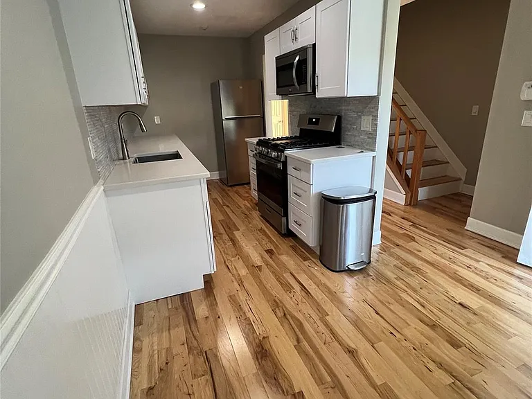 253 Windward Dr — Photo 2
